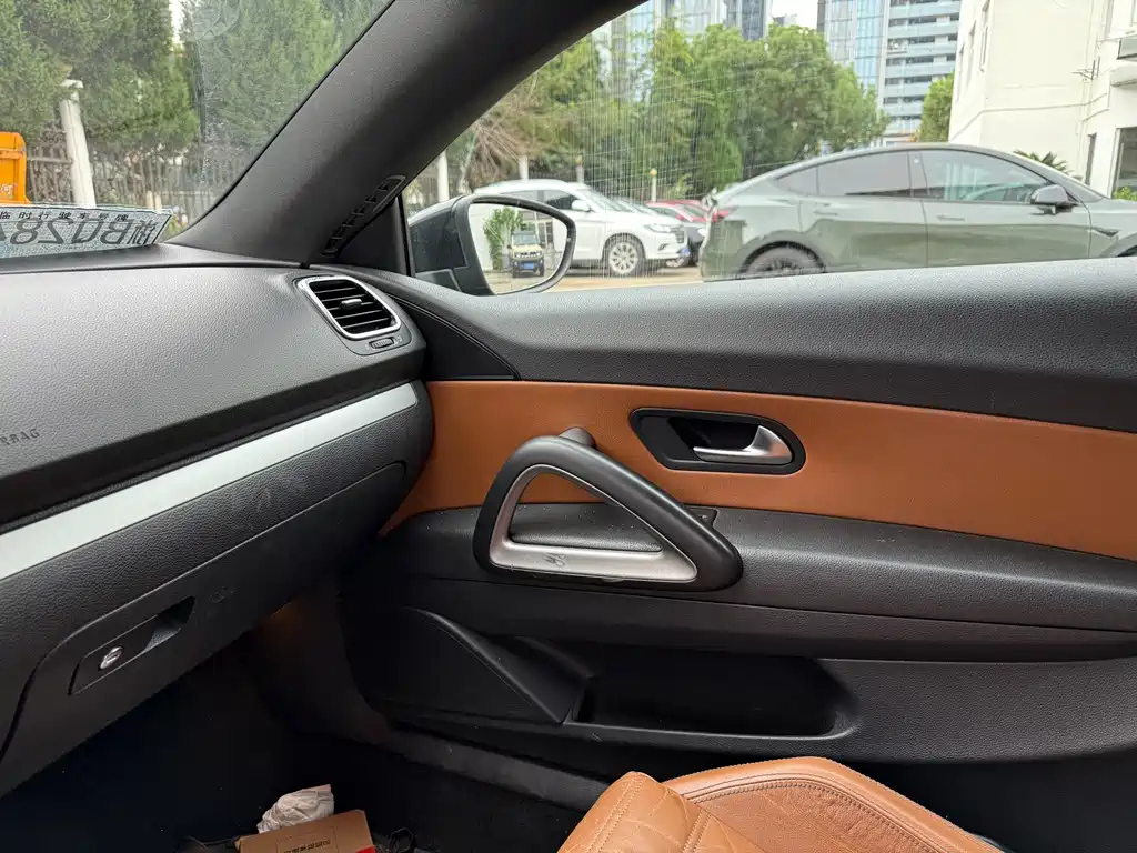 VOLKSWAGEN SCIROCCO 2011