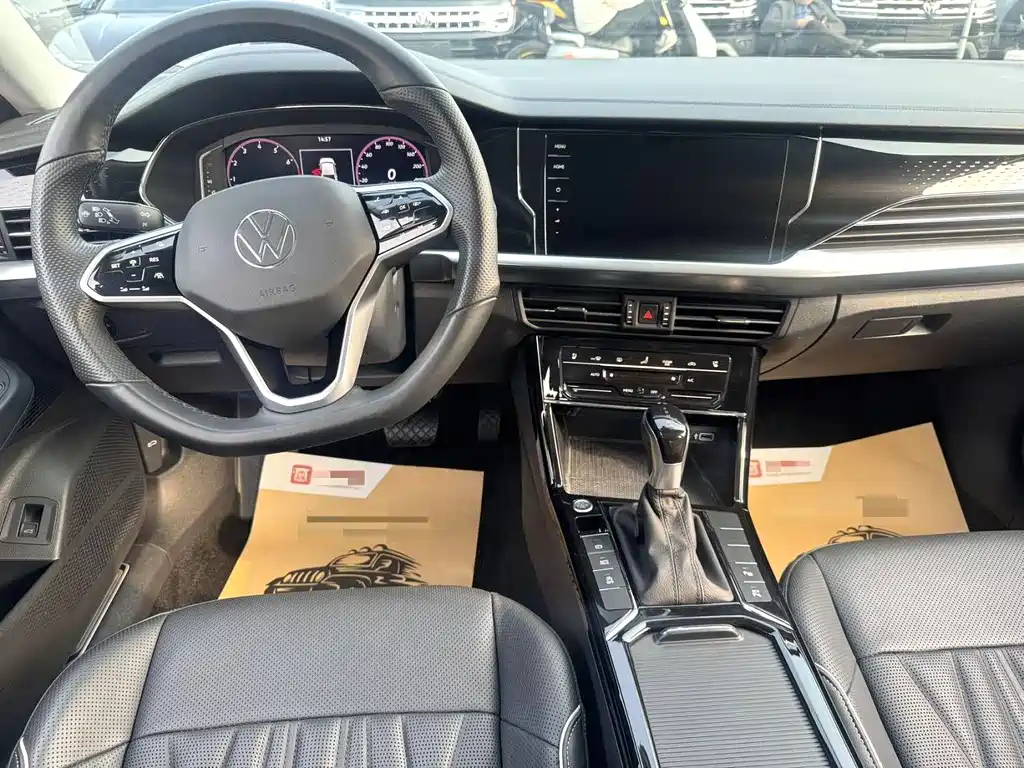 VOLKSWAGEN PASSAT 2022