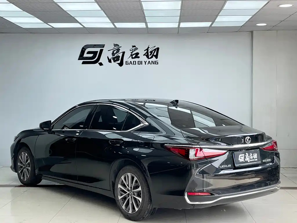 LEXUS ES 2023