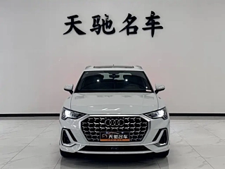 AUDI Q3  2024