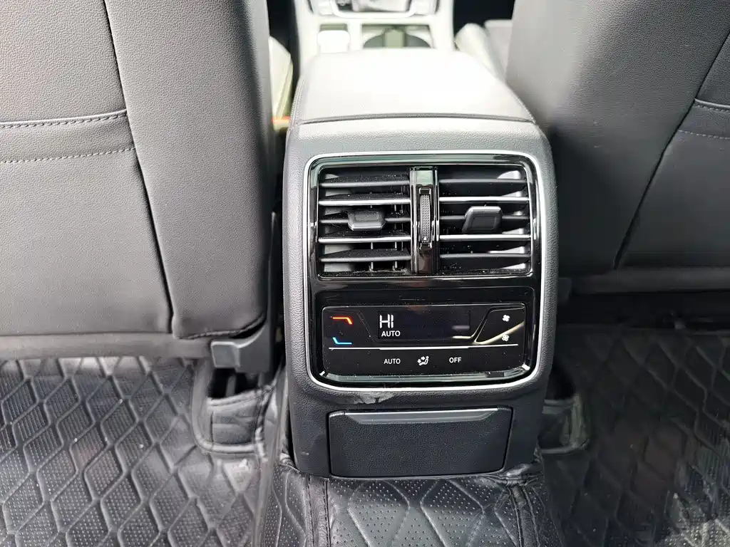 VOLKSWAGEN MAGOTAN 2021