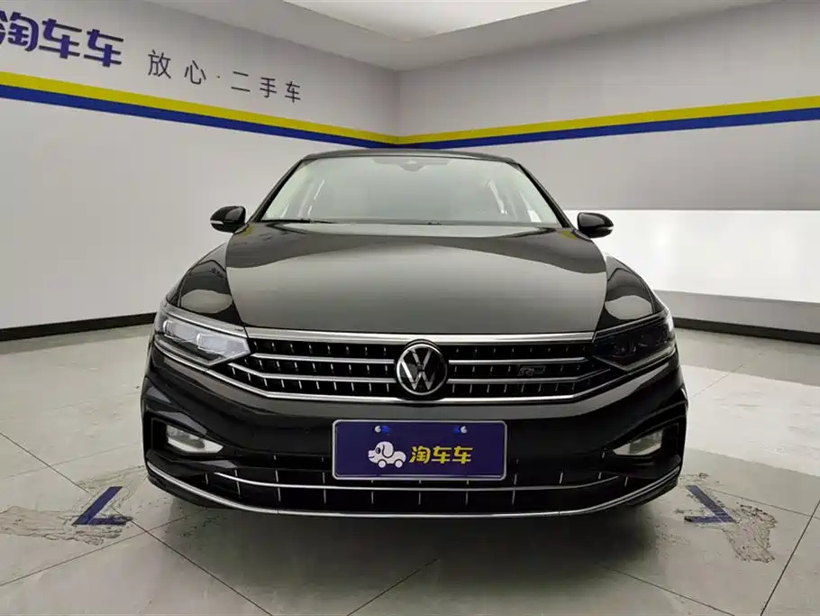 VOLKSWAGEN MAGOTAN 2023
