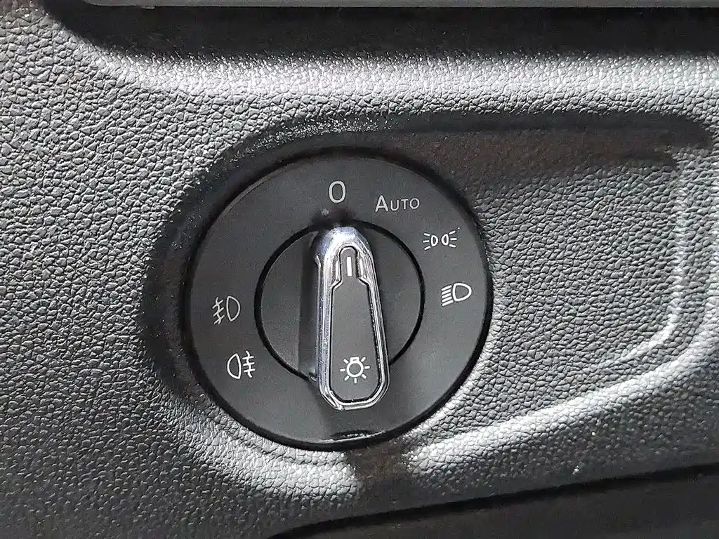 VOLKSWAGEN PASSAT 2019