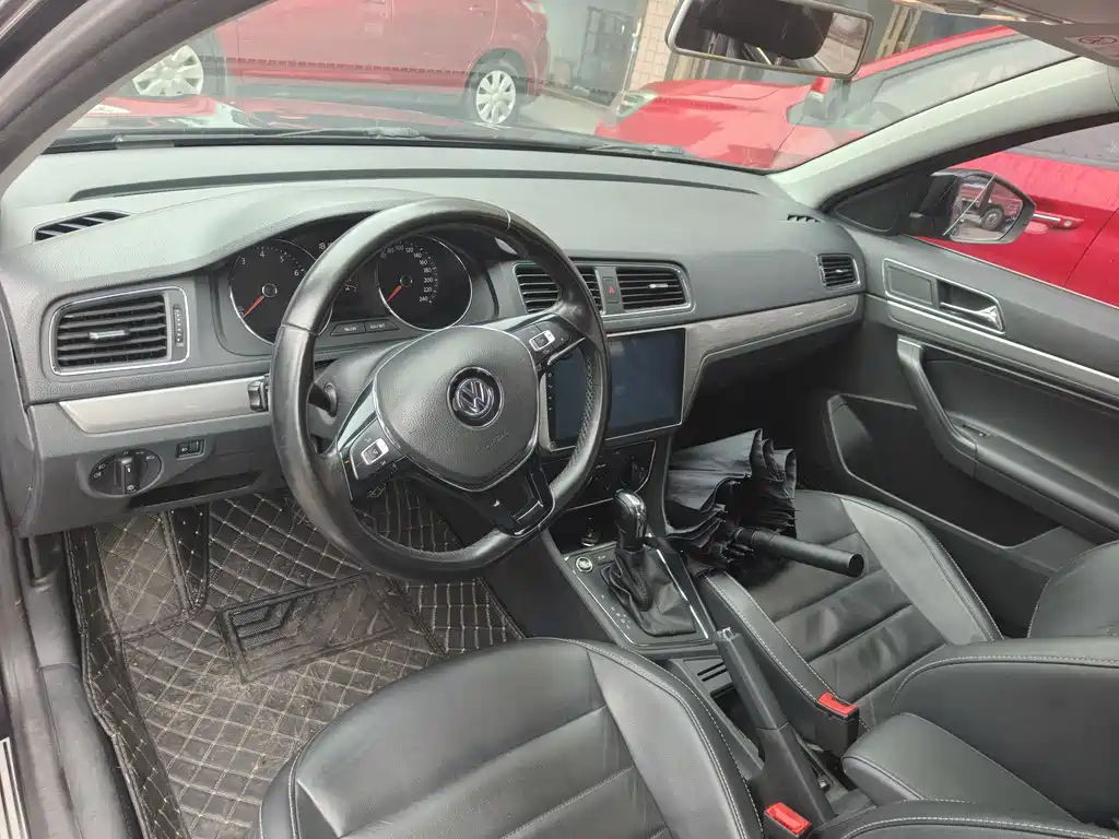 VOLKSWAGEN LAVIDA 2017