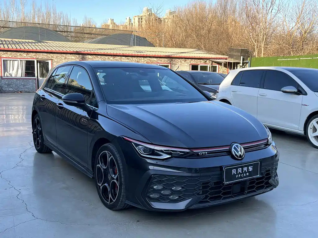 VOLKSWAGEN GOLF GTI 2025