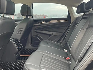 VOLKSWAGEN PASSAT  2022 YEAR 330TSI DELUXE EDITION 2022