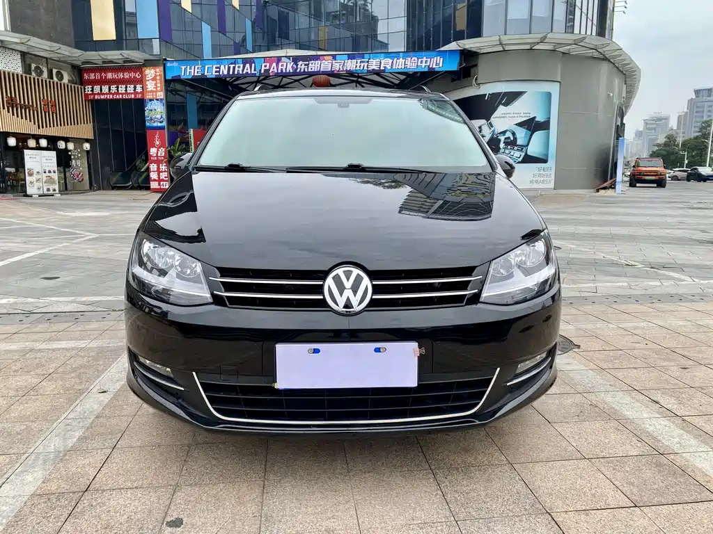 VOLKSWAGEN SHARAN 2012