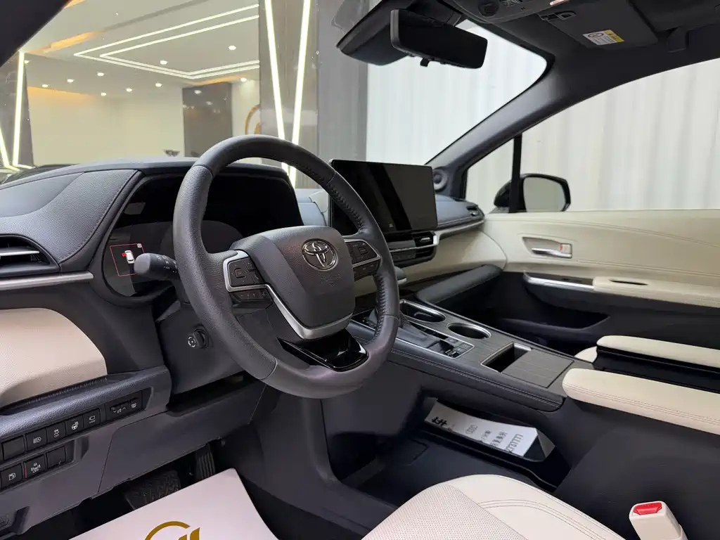 TOYOTA SIENNA SIENNA 2024