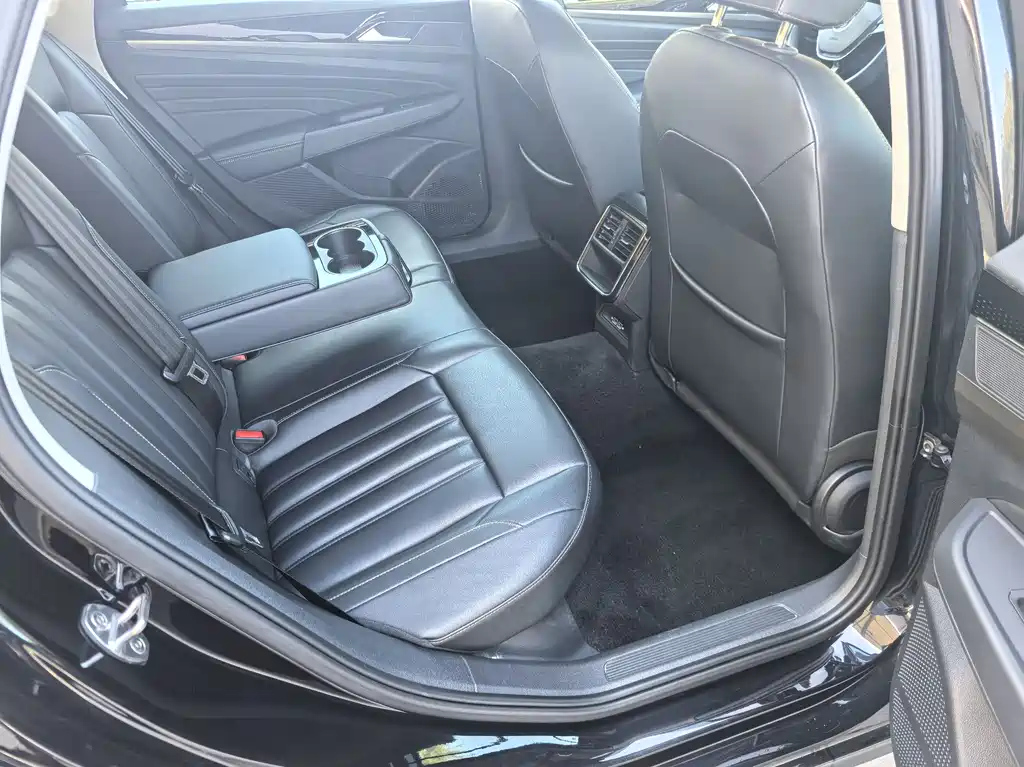 VOLKSWAGEN PASSAT 2019