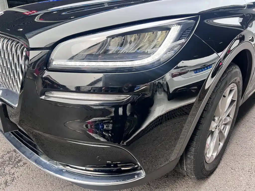 LINCOLN ADVENTURER 2020