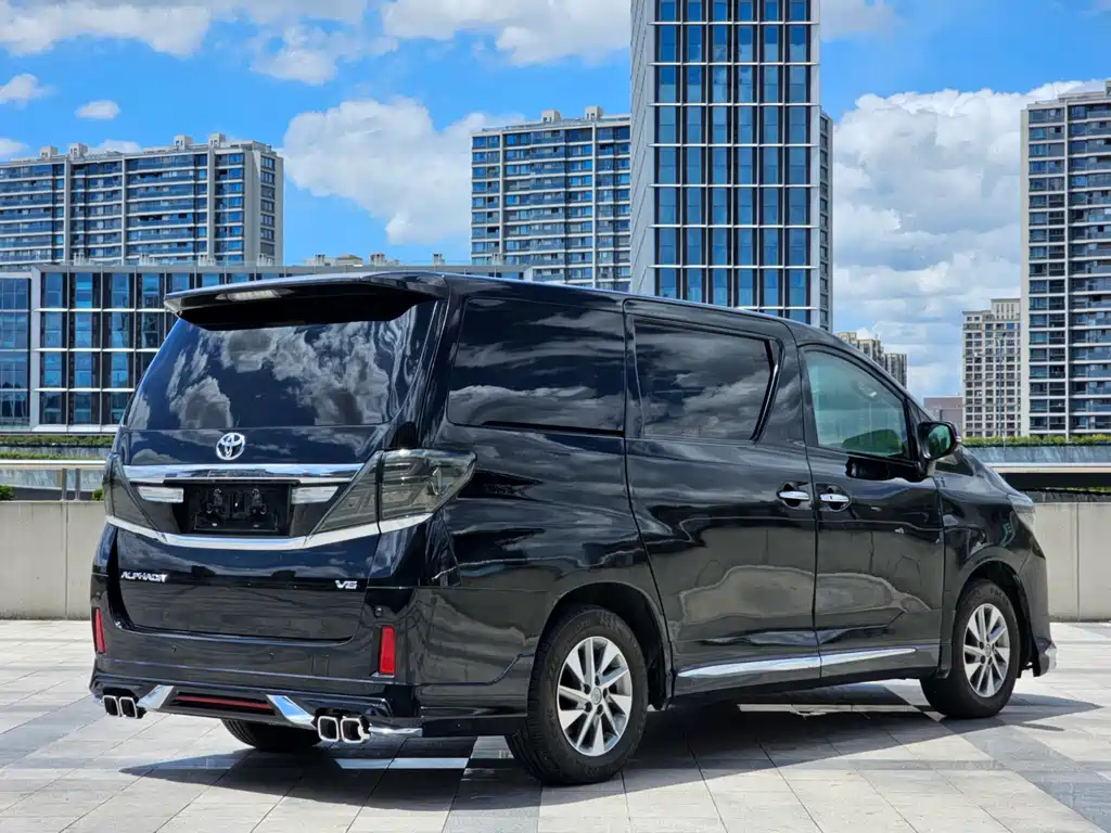 TOYOTA ALPHARD 2012