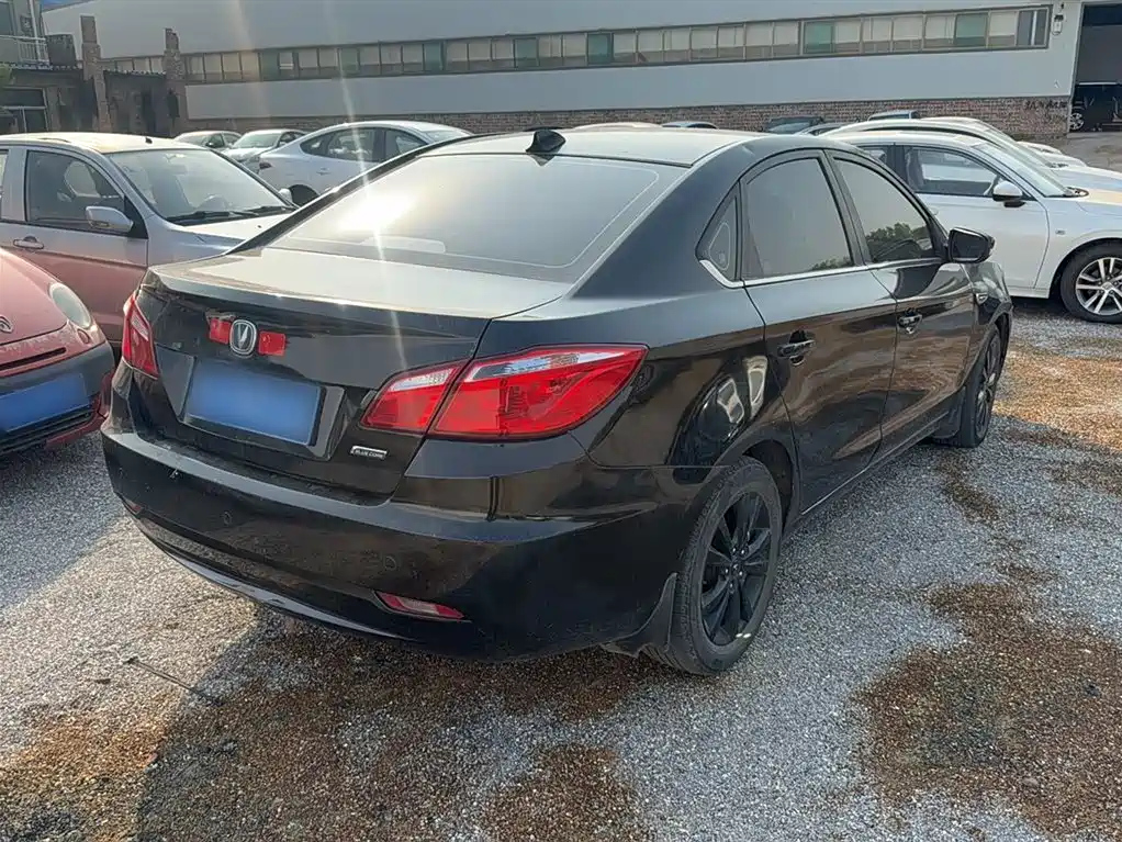 CHANGAN EADO 2013
