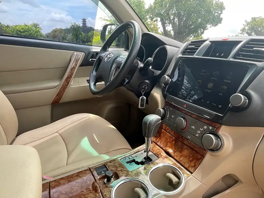 TOYOTA HIGHLANDER 2012