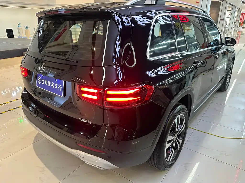 MERCEDES BENZ GLB 2024