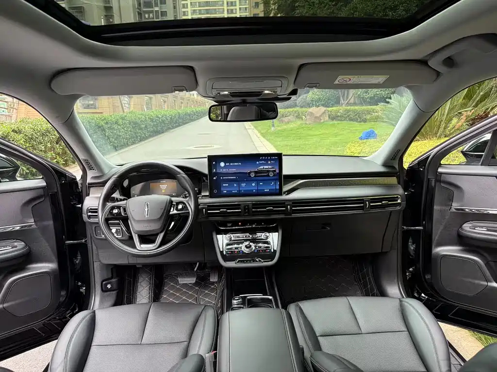 LINCOLN ADVENTURER 2021