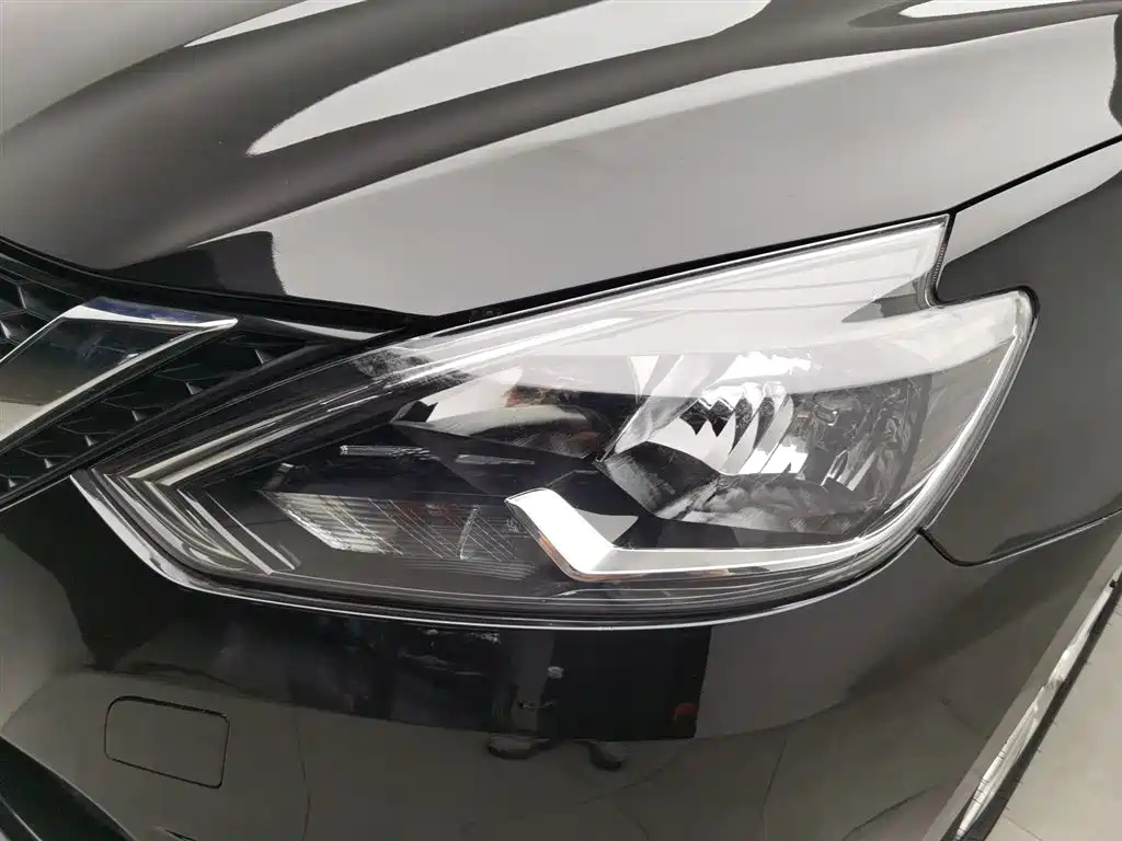NISSAN SYLPHY 2019
