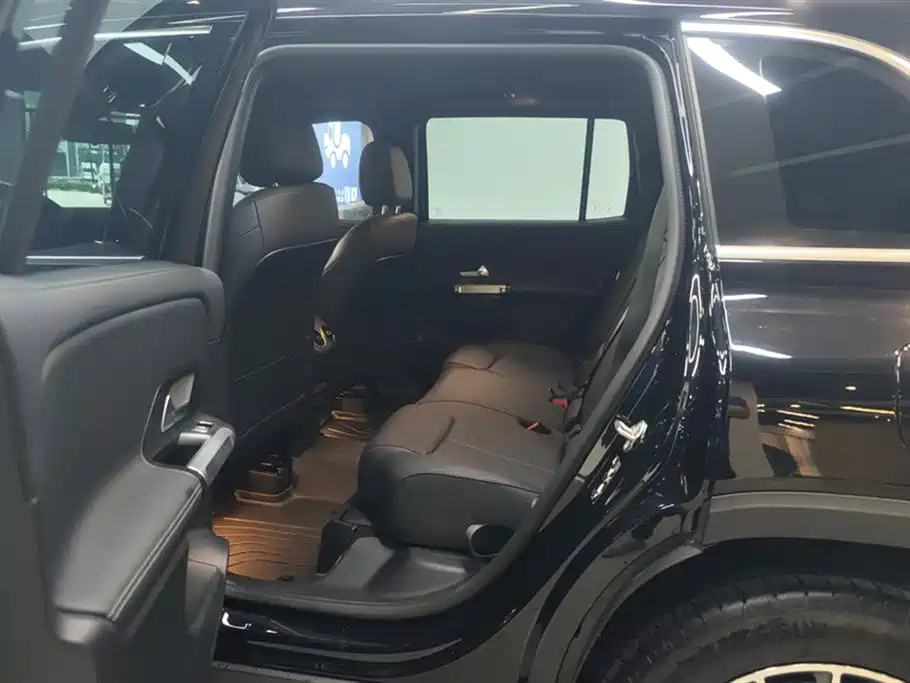 MERCEDES BENZ GLB 2023