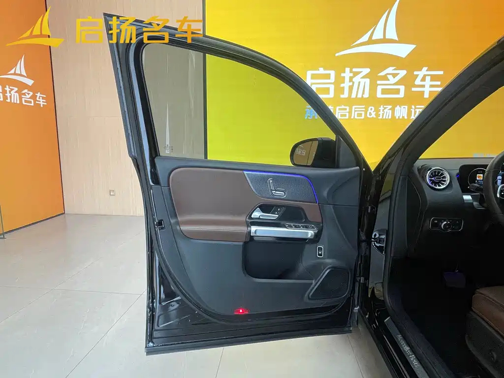 MERCEDES BENZ GLB 2023