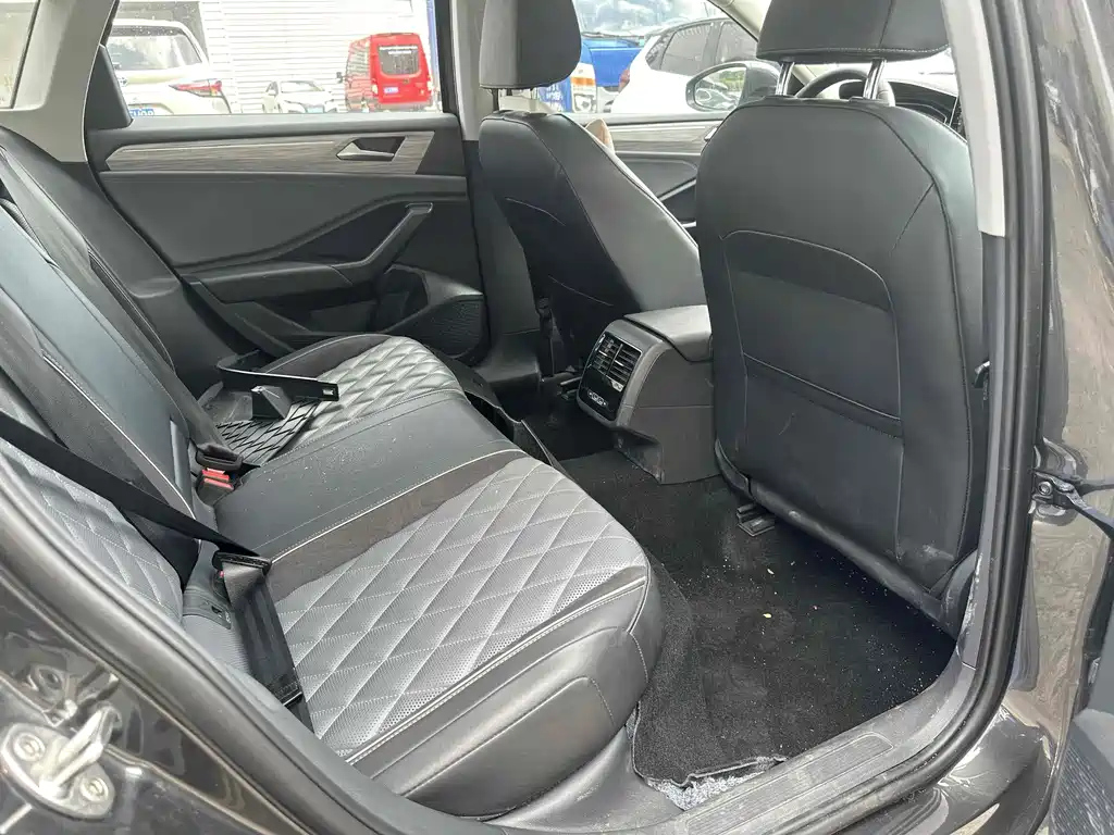 VOLKSWAGEN SAGITAR 2023