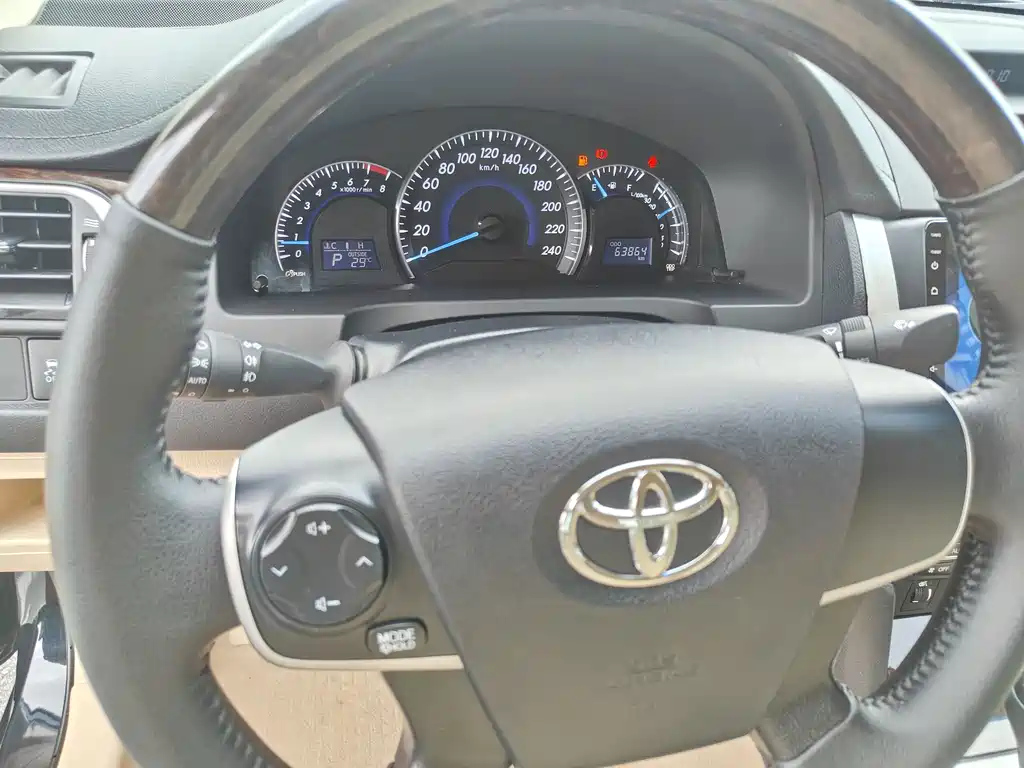 TOYOTA CAMRY 2015