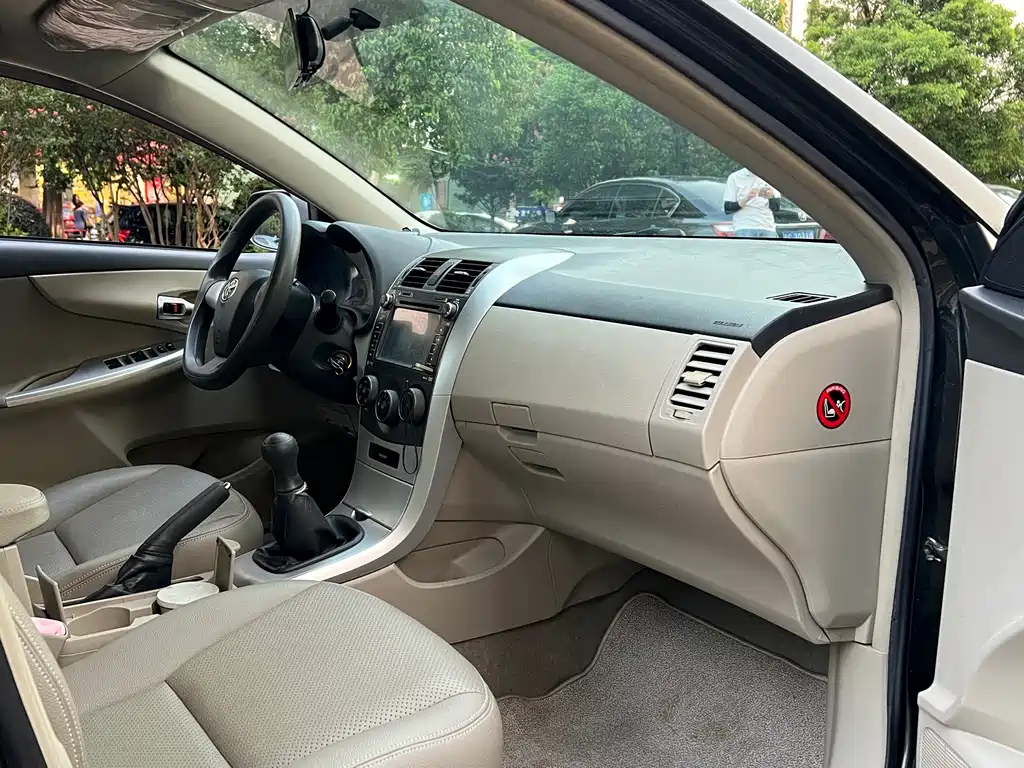 TOYOTA COROLLA 2012