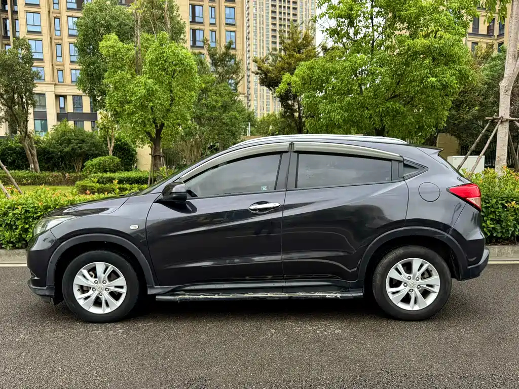 HONDA VEZEL 2015