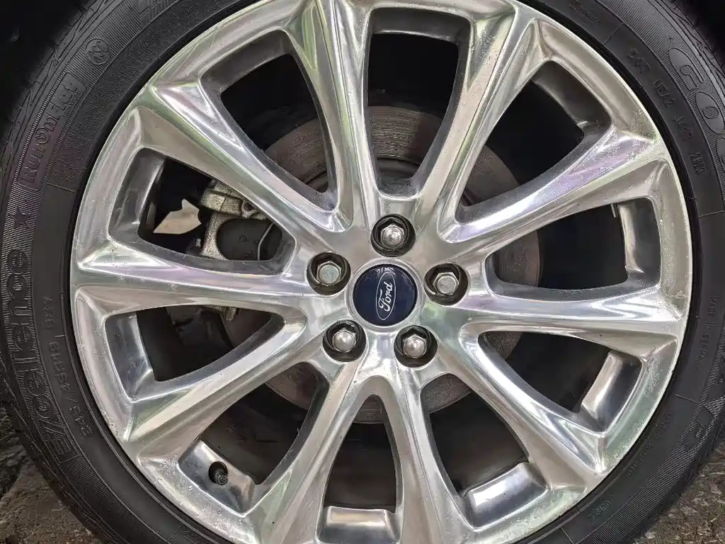 FORD TAURUS 2017
