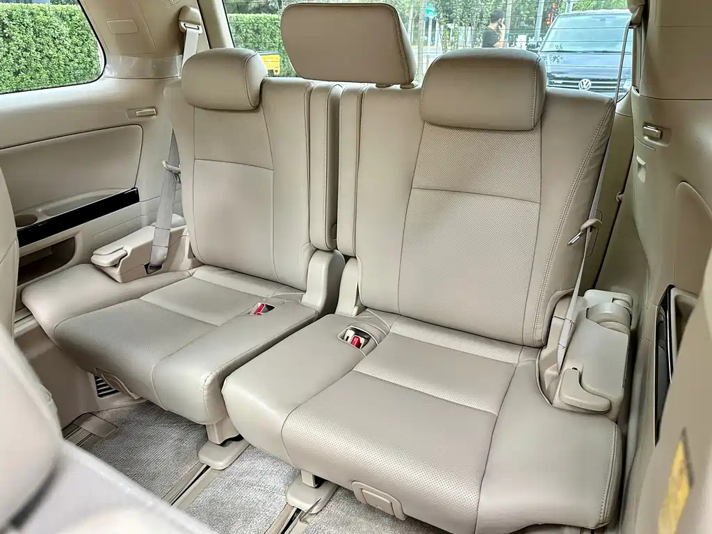 TOYOTA ALPHARD 2012