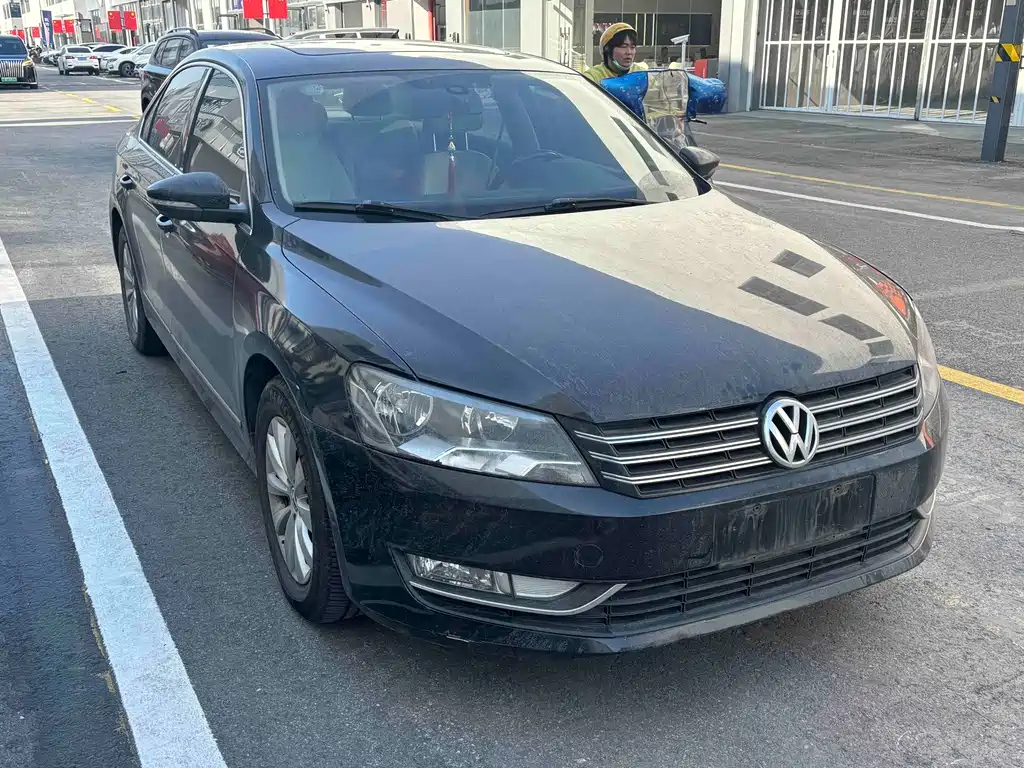 VOLKSWAGEN PASSAT 2014