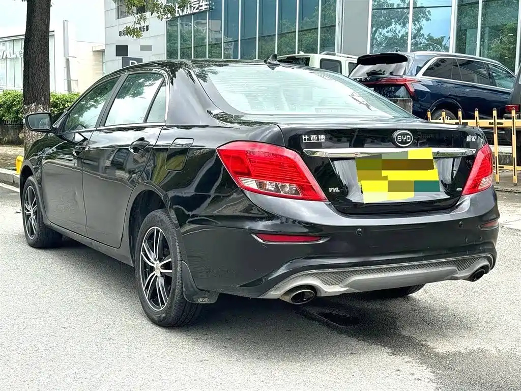 BYD SURUI 2015