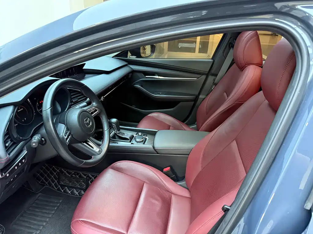 MAZDA 3 AXELA 2022