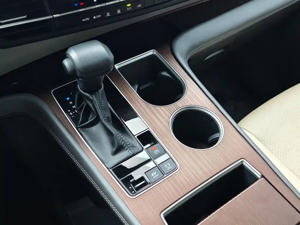 TOYOTA SIENNA SIENNA 2024