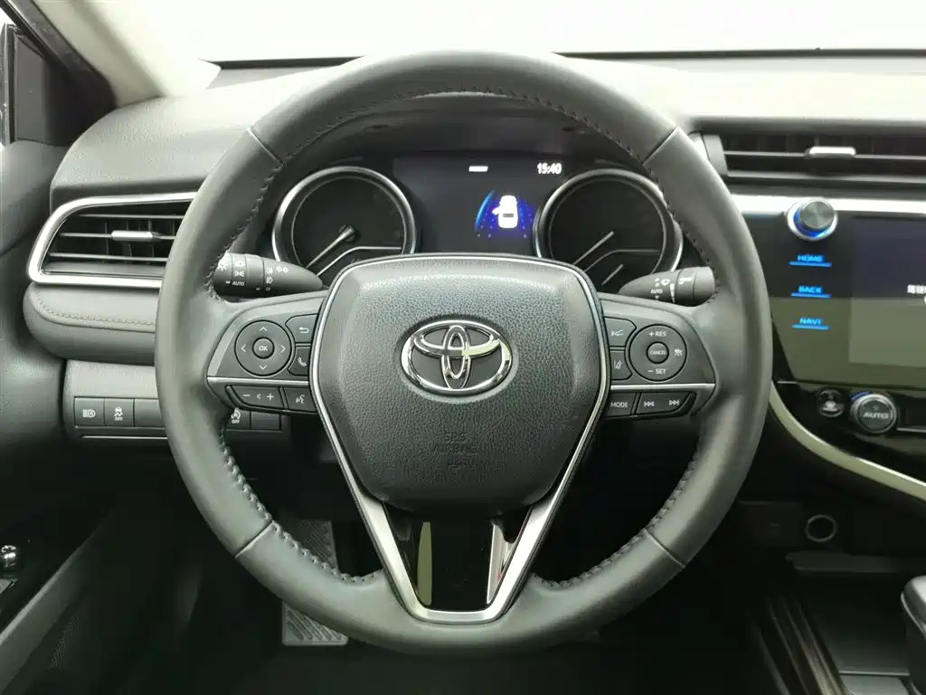 TOYOTA CAMRY 2019