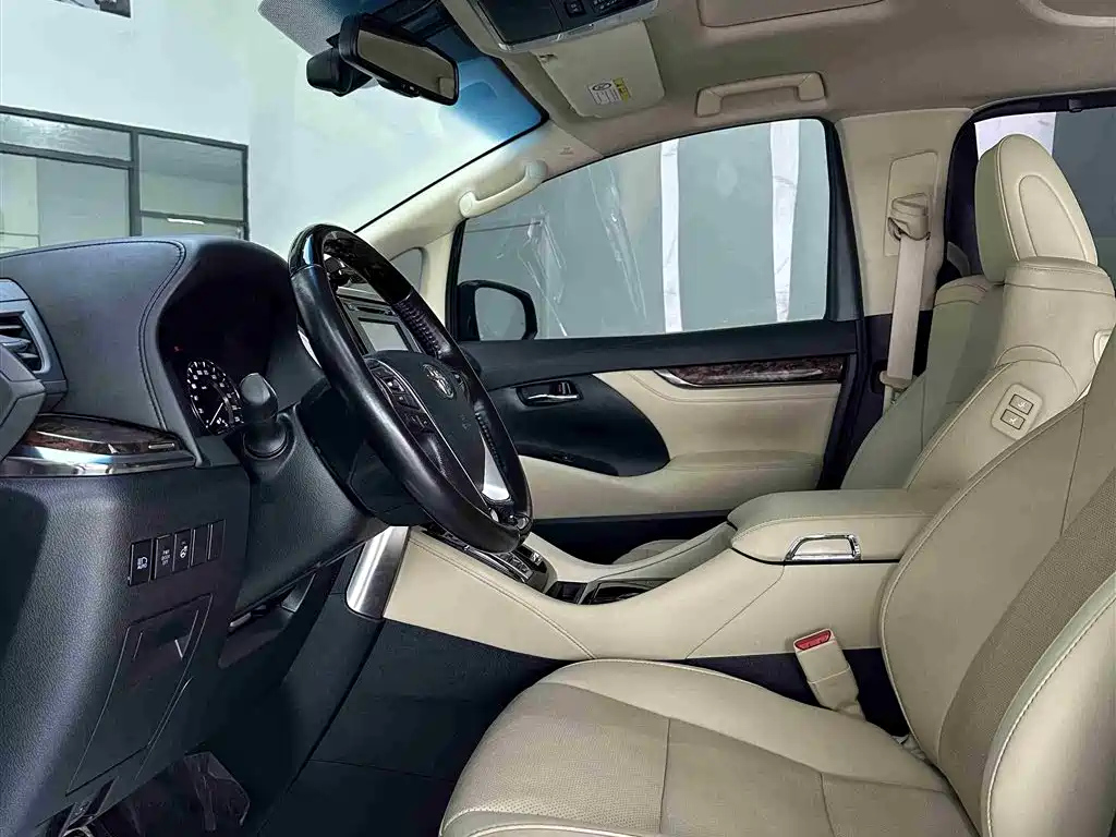 TOYOTA ALPHARD 2018