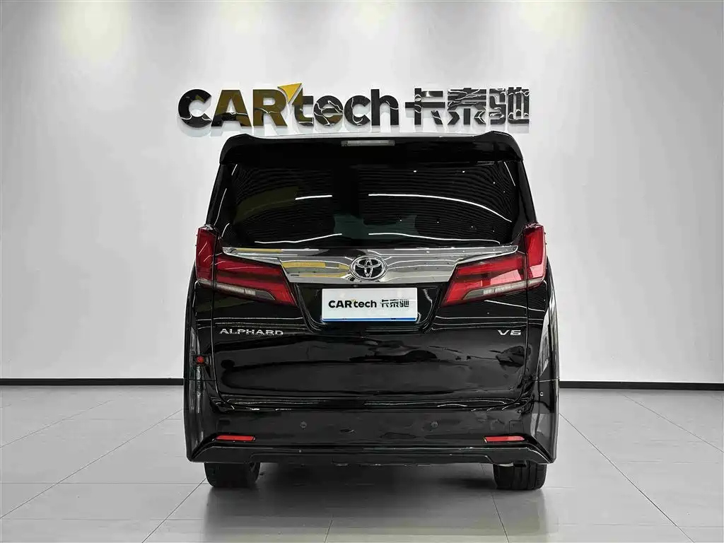 TOYOTA ALPHARD 2018
