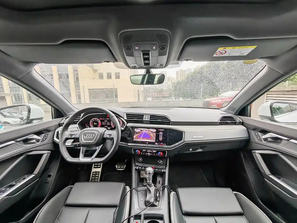 AUDI Q3 2024