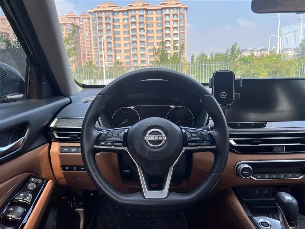 NISSAN TEANA 2024