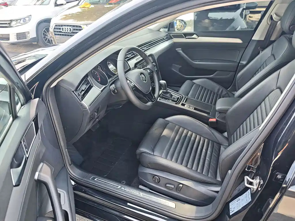 VOLKSWAGEN MAGOTAN 2018