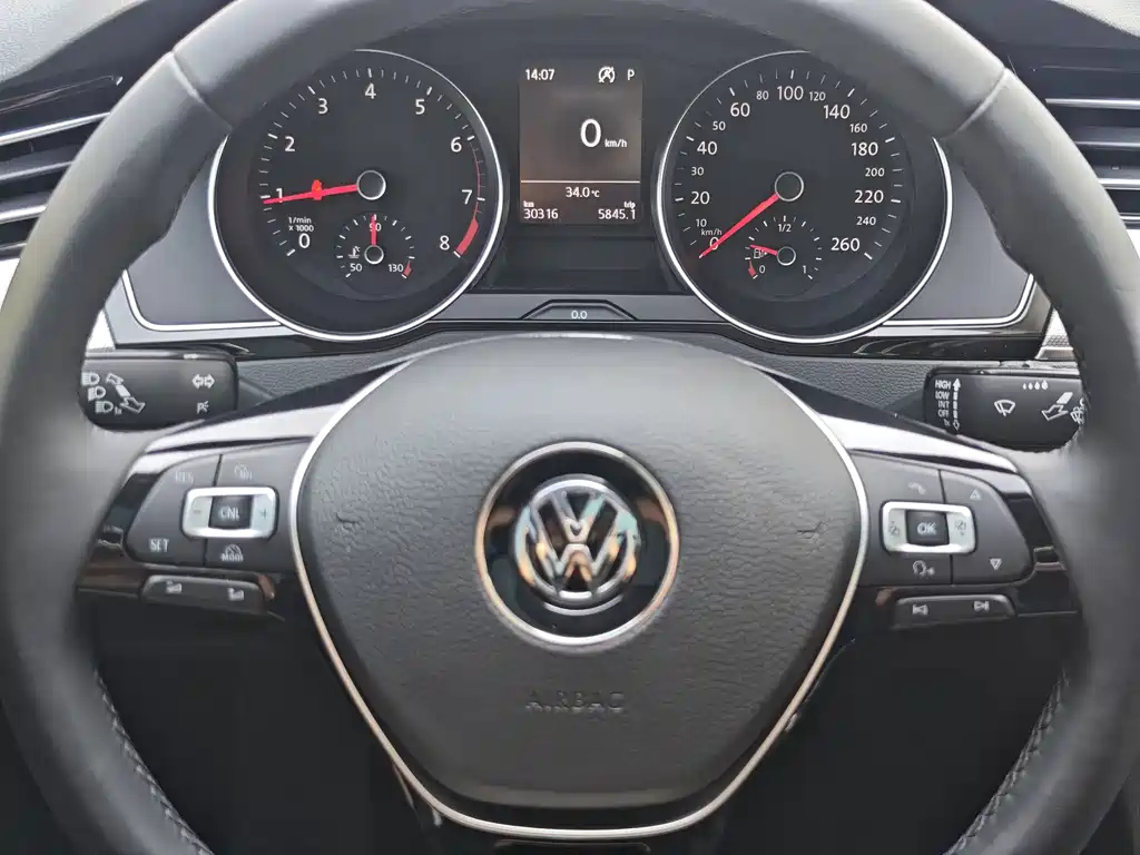 VOLKSWAGEN MAGOTAN 2018