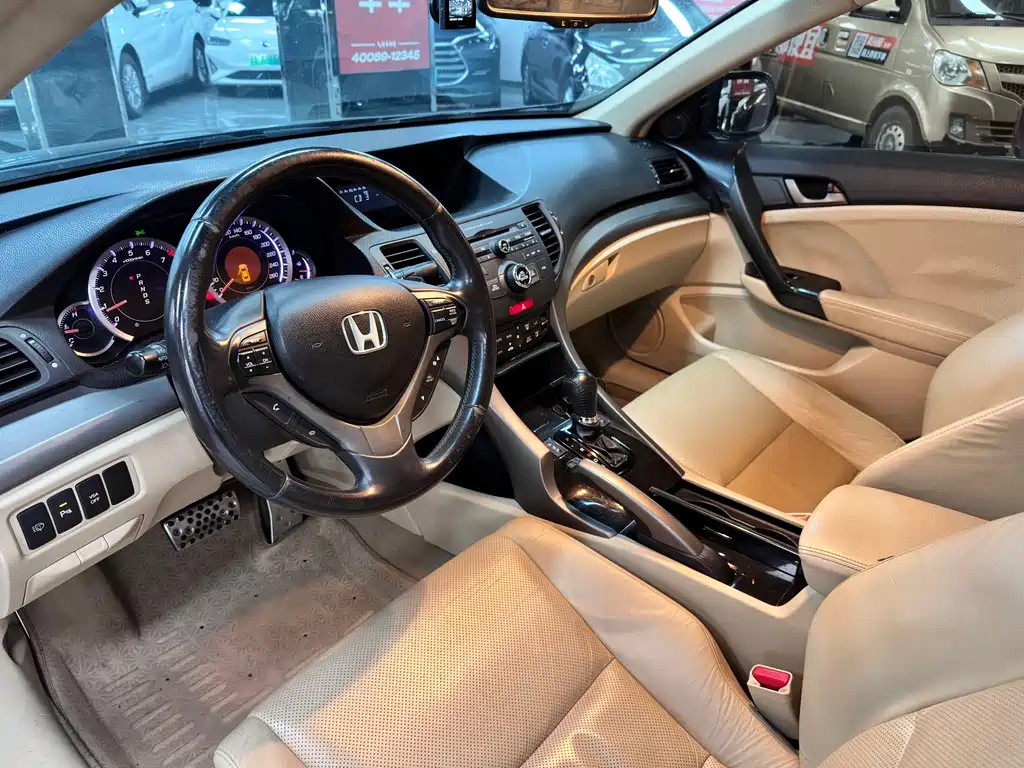 HONDA SI PLATINUM 2011