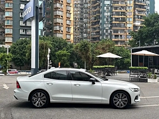 VOLVO S60  2021 YEAR T4  DELUXE EDITION 2021