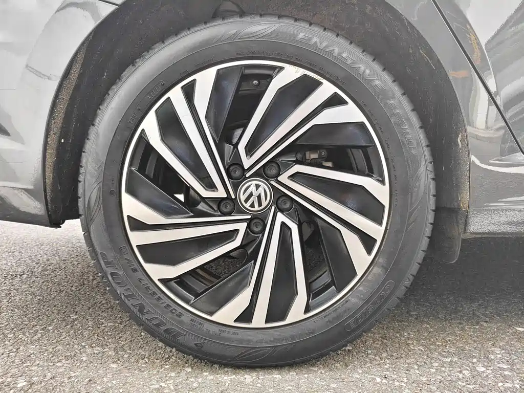 VOLKSWAGEN SAGITAR 2022
