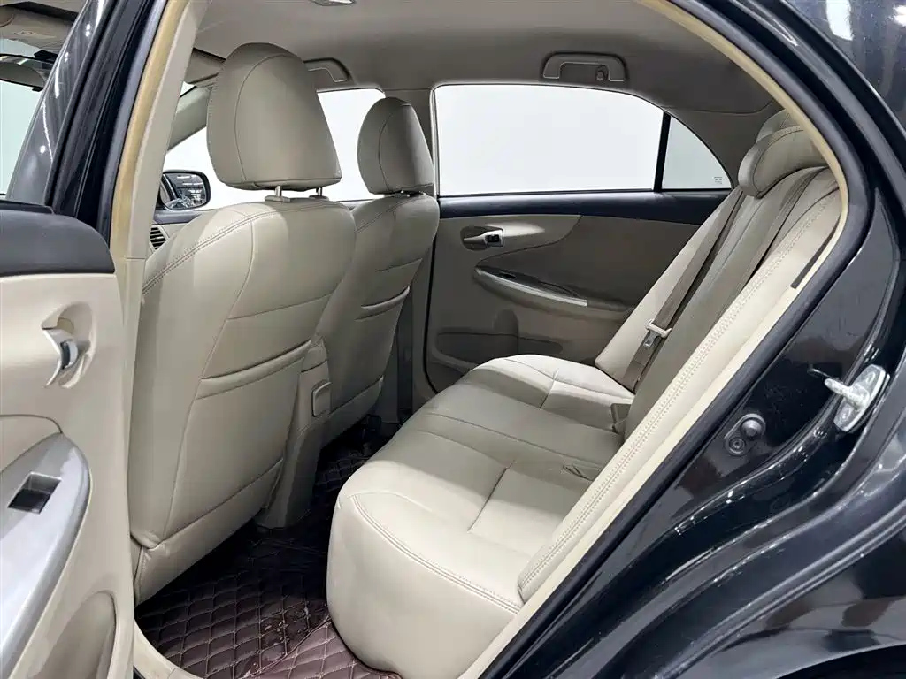 TOYOTA COROLLA 2012