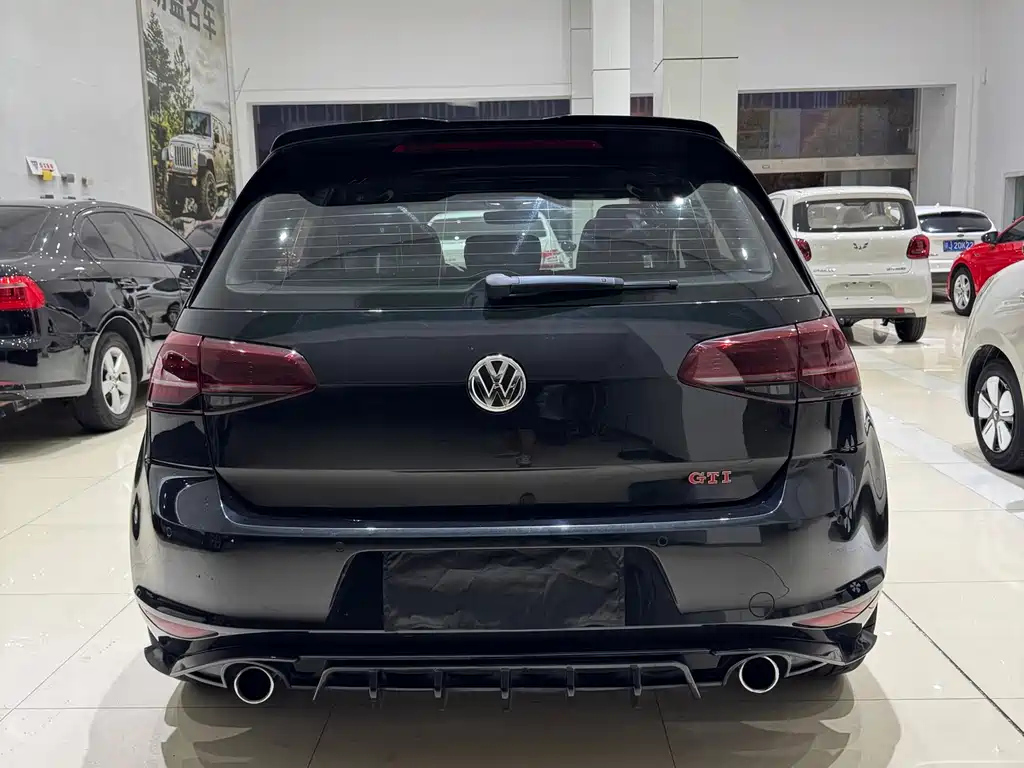 VOLKSWAGEN GOLF GTI 2017