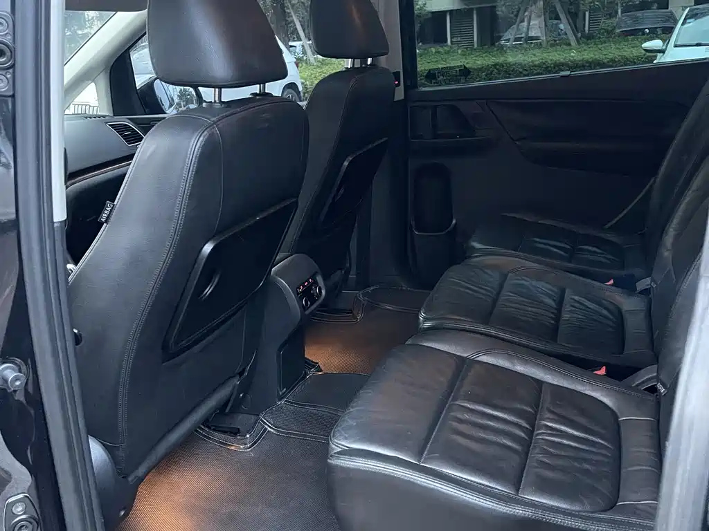 VOLKSWAGEN SHARAN 2012
