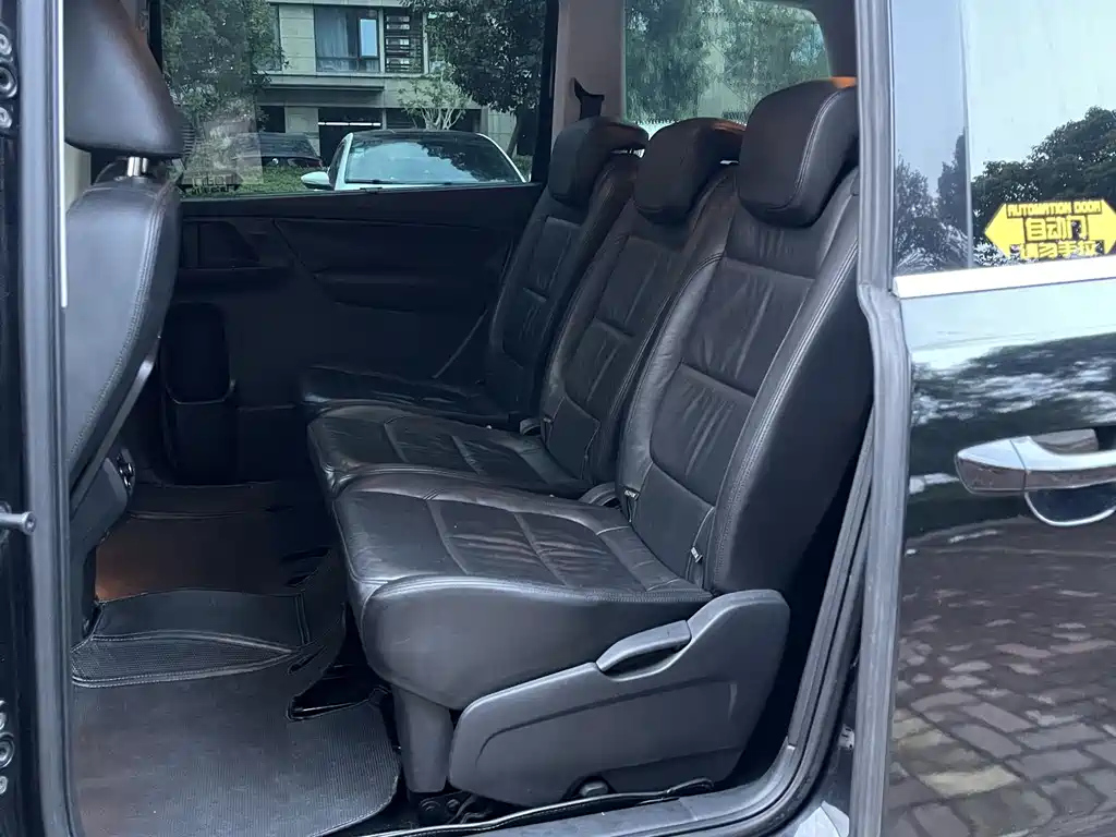 VOLKSWAGEN SHARAN 2012