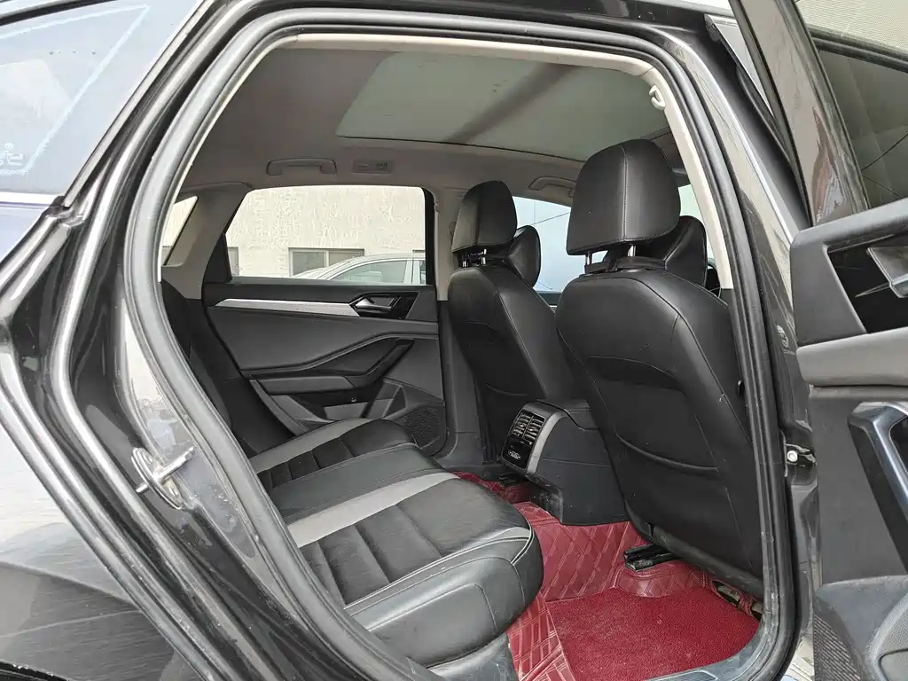 VOLKSWAGEN SAGITAR 2019
