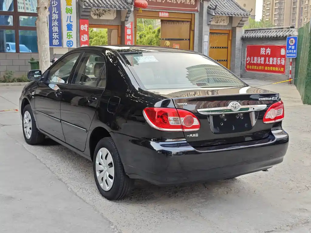 TOYOTA COROLLA 2011