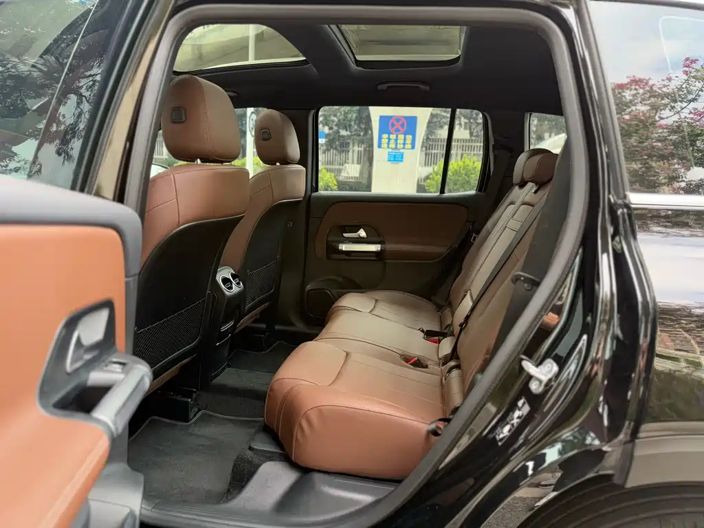 MERCEDES BENZ GLB 2023