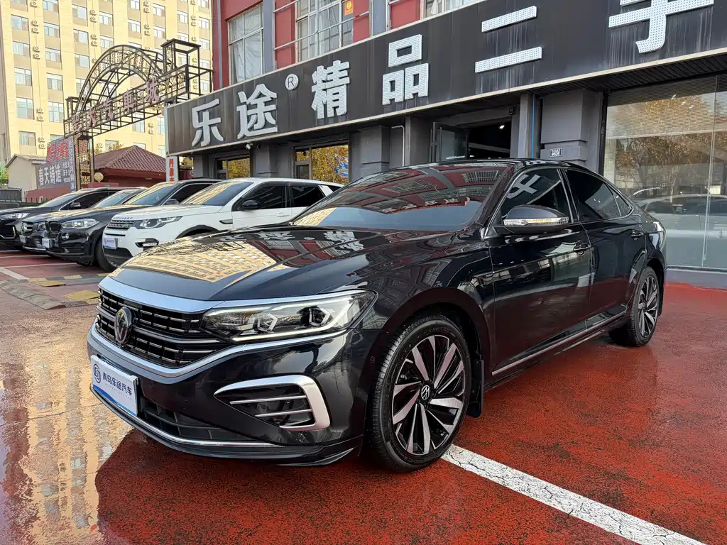 VOLKSWAGEN PASSAT 2023